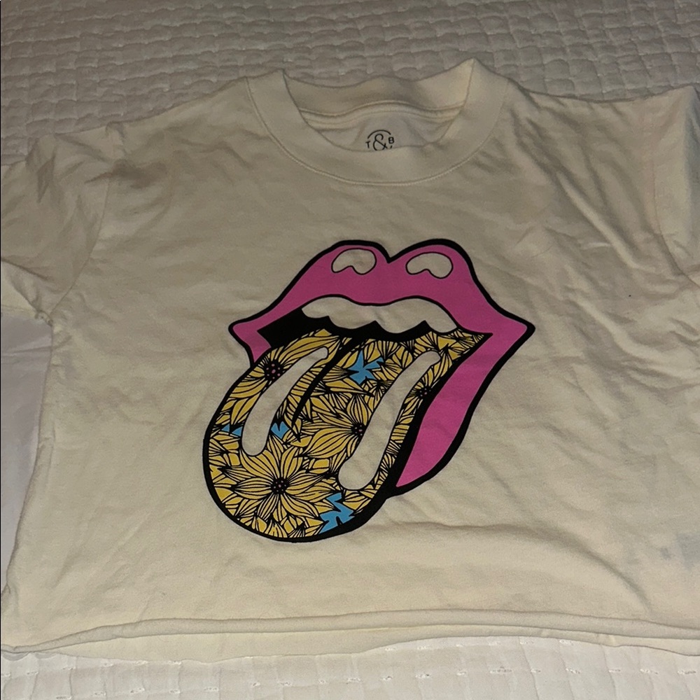Treasure & Bond Kids’ T-shirt (more like a crop top), size 8/10. NWOT.